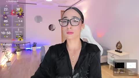 Snapshot of carleewinter chatting on July 2026 10:46:01 PM Alejandra online show from July 2026 10:46:01 PM