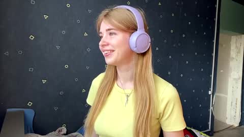 Snapshot of carlettanickas chatting on April 2026 07:39:01 AM Kaayy Its my first day here online show from April 2026 07:39:01 AM