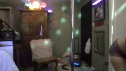 Snapshot of carleydenza83 chatting on April 2026 05:12:02 AM carleydenza83 online show from April 2026 05:12:02 AM