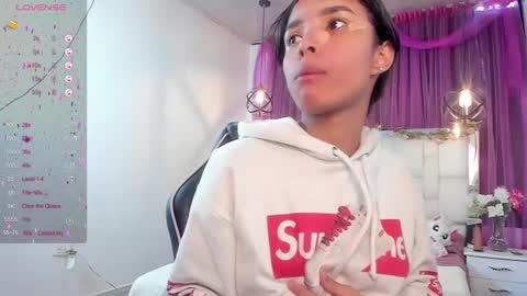 carlie Evans online show from December 2024 12:12:02 PM
