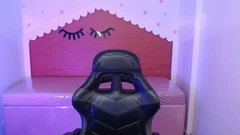 Snapshot of carlie_mayer chatting on February 2026 03:21:02 AM CARLYE online show from February 2026 03:21:02 AM