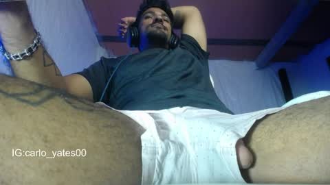 Snapshot of carlo_yates27 chatting on April 2026 09:04:01 PM carlo yates thx for help me to reach 100 thumps up online show from April 2026 09:04:01 PM