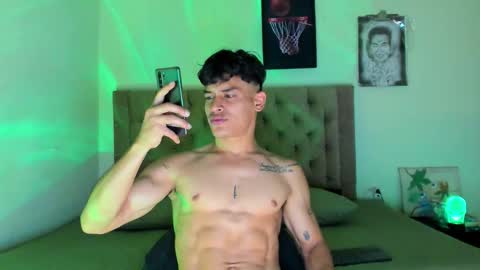 carloshero69 online show from November 2025 01:46:02 PM