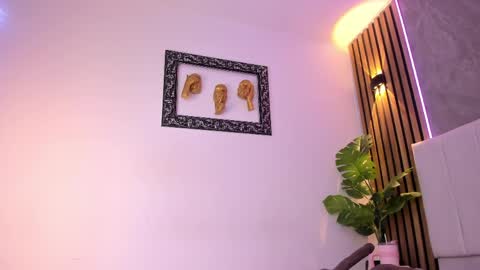 Carlotta Velour online show from March 2026 08:26:33 AM