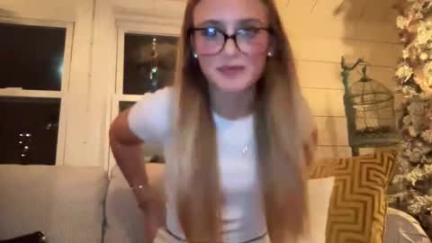 Snapshot of carlybora chatting on November 2025 12:11:01 AM Carly Bora online show from November 2025 12:11:01 AM