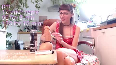 Carly Pearls online show from February 2025 01:56:02 PM