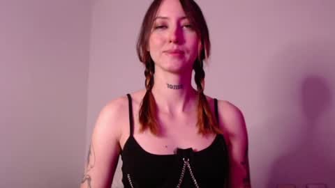 Snapshot of carmennrusso chatting on October 2025 10:31:01 PM carmennrusso online show from October 2025 10:31:01 PM