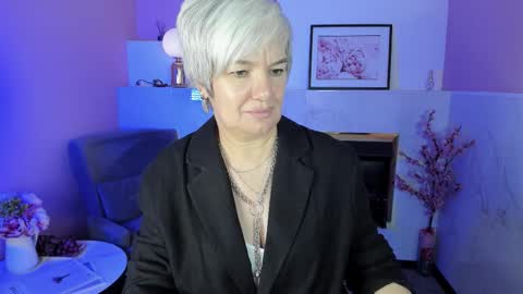 Carmen online show from September 2025 09:04:01 PM