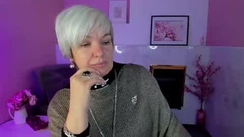 Carmen online show from October 2025 09:12:02 PM