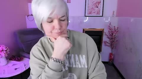 Snapshot of carmensoft chatting on April 2026 09:19:01 PM Carmen online show from April 2026 09:19:01 PM