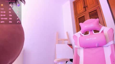 Snapshot of caro_martinezz chatting on February 2026 05:41:01 AM online show from February 2026 05:41:01 AM