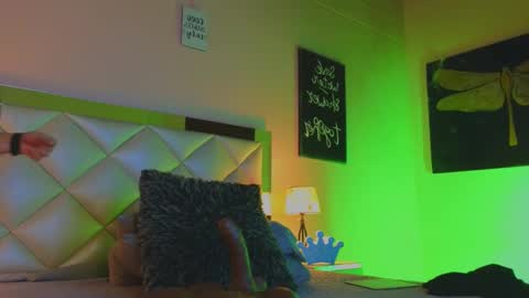 Snapshot of caro_zapata chatting on December 2024 12:03:01 PM Carolina online show from December 2024 12:03:01 PM