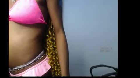 caroline online show from November 2025 05:39:02 PM