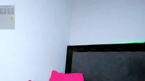 Snapshot of carol100597 chatting on October 2025 02:12:02 AM karol online show from October 2025 02:12:02 AM