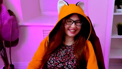 Snapshot of carol_carmen chatting on May 2026 04:53:01 AM Carol online show from May 2026 04:53:01 AM