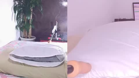 Snapshot of carol_swet chatting on April 2026 11:27:01 AM Carol online show from April 2026 11:27:01 AM