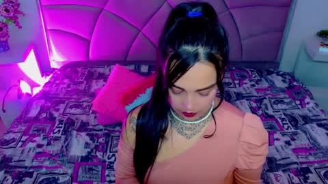 Carolaine01 online show from September 2025 11:37:01 PM