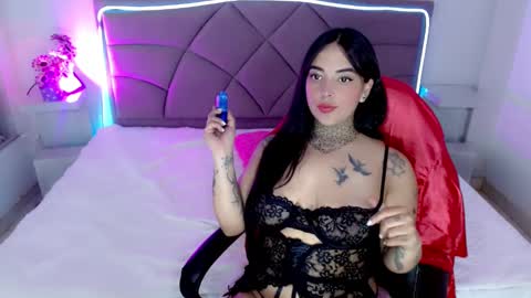 Carolaine01 online show from October 2025 07:43:01 PM