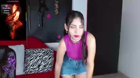 Caroline online show from September 2025 01:36:01 PM