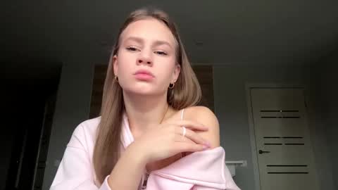 Lisa online show from December 2025 08:10:02 AM