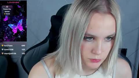 Snapshot of carolin_miller chatting on December 2025 09:46:02 PM Carol online show from December 2025 09:46:02 PM