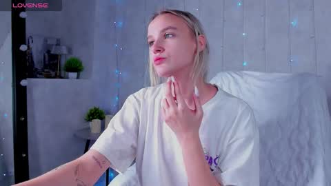 Snapshot of carolin_miller chatting on December 2025 09:48:01 AM Carol online show from December 2025 09:48:01 AM