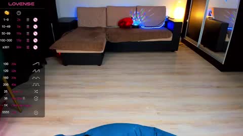 Carolina online show from February 2025 05:25:02 PM