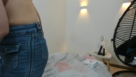 Snapshot of carolina_hernandez22 chatting on November 2025 12:25:01 PM Carolina online show from November 2025 12:25:01 PM