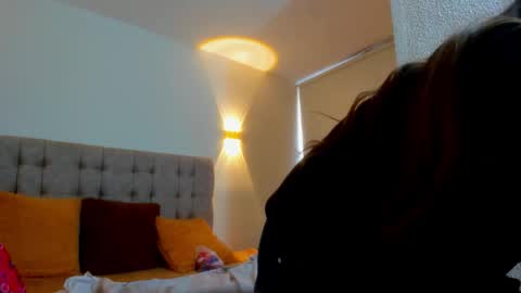 Snapshot of carolina_hernandez22 chatting on December 2025 12:21:02 PM Carolina online show from December 2025 12:21:02 PM