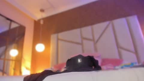 carolinaa_suarez online show from October 2025 11:47:02 AM