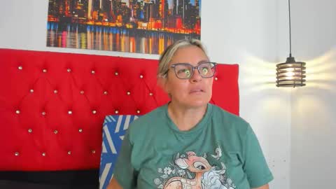 Carolina online show from October 2025 06:57:02 PM