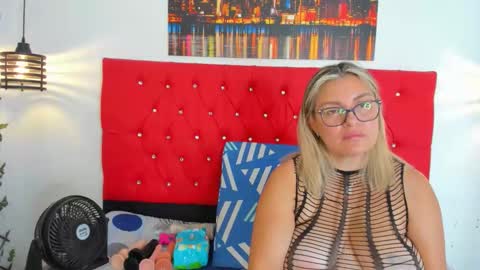 Carolina online show from October 2025 03:02:02 PM