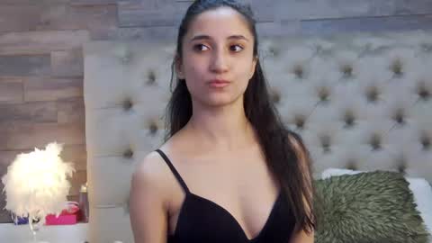 Snapshot of carolinahart chatting on September 2025 02:00:02 PM carolinahart online show from September 2025 02:00:02 PM