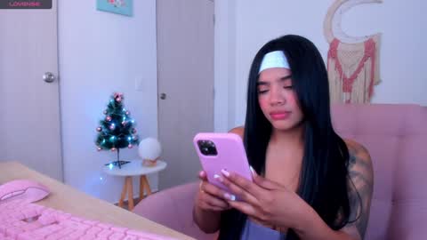 Snapshot of carolinalovehot chatting on December 2024 06:03:02 PM Carolina online show from December 2024 06:03:02 PM