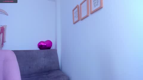 Snapshot of carolinalovehot chatting on December 2024 03:44:01 PM Carolina online show from December 2024 03:44:01 PM