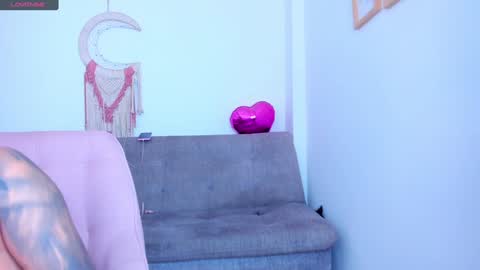 Snapshot of carolinalovehot chatting on December 2024 05:10:02 PM Carolina online show from December 2024 05:10:02 PM