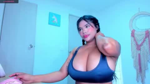 Snapshot of carolinalovehot chatting on October 2025 11:20:02 AM Carolina online show from October 2025 11:20:02 AM