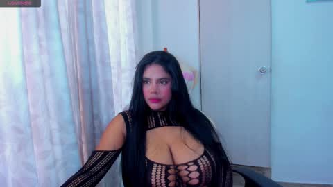 Snapshot of carolinalovehot chatting on March 2026 03:40:01 PM Carolina online show from March 2026 03:40:01 PM