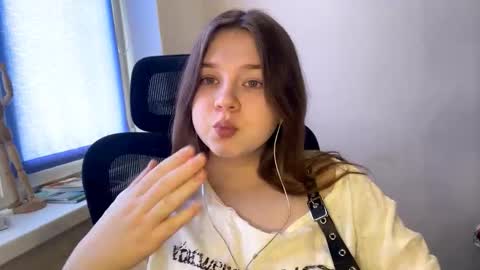 carolindueno online show from March 2026 09:27:01 AM