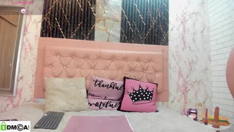 caroline daring online show from November 2025 11:54:02 AM