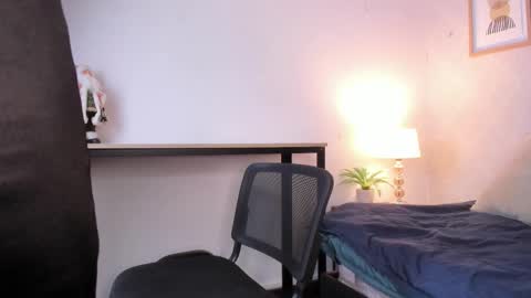  Caroline  online show from January 2026 11:37:01 AM