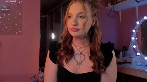 Snapshot of caroline_kiparis chatting on March 2026 08:34:02 PM Caro online show from March 2026 08:34:02 PM