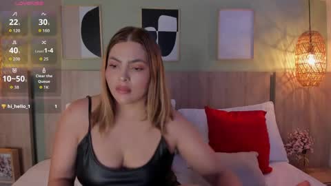 Snapshot of caroline_laurent_ chatting on June 2026 07:30:01 PM Caro online show from June 2026 07:30:01 PM