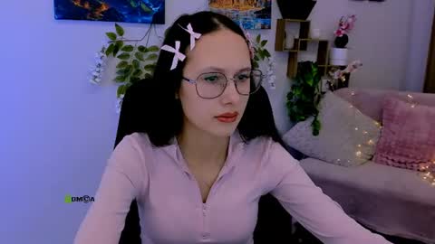Snapshot of caroline_roseee chatting on July 2026 08:47:02 AM Your cute girl online show from July 2026 08:47:02 AM
