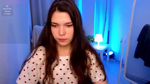 Caroline online show from October 2025 05:27:01 AM