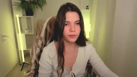 Caroline online show from October 2025 05:48:01 AM