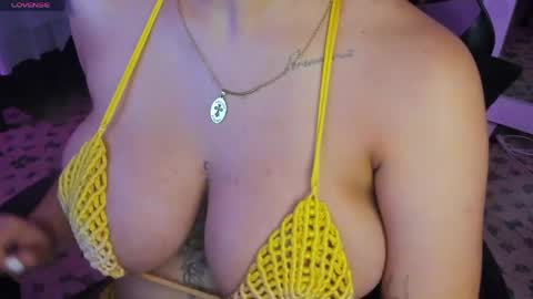 Snapshot of carolineegarcia chatting on April 2026 10:44:01 AM CarolineeGarcia online show from April 2026 10:44:01 AM