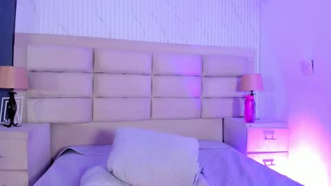 Caroline online show from March 2026 02:54:02 PM