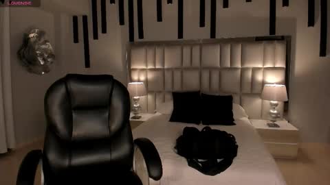 Caro online show from November 2025 10:25:01 AM