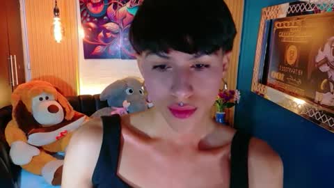 carolinejesh online show from April 2026 12:33:01 PM